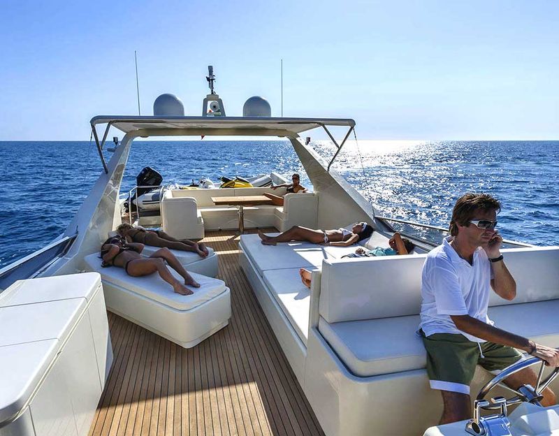 Location Scooter Marseille Garage et Atelier Low Cost Rent